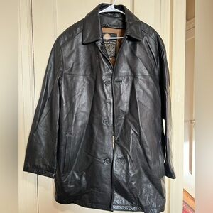 MARC NEW YORKK 
LEATHER JACKETS 
BUTTON OFF LINER 
HEAVY AND WARM
Size men’s L